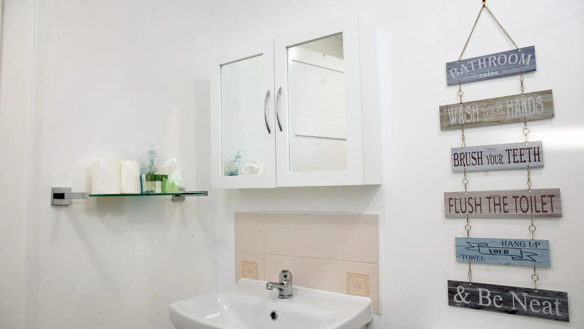 The Summit West End- Elegant Apartment With Free Parking In Prime Location Aberdeen 0*,  United Kingdom